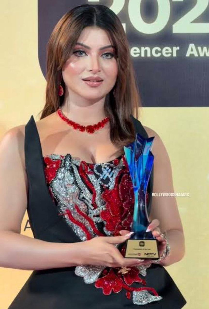 उर्वशी रौतेला का ‘मैजिकल सेवन’