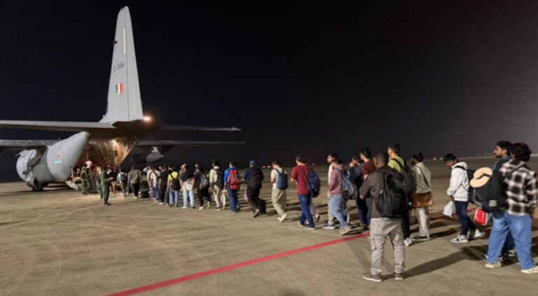 कमजोर हुआ ‘दित्वाह’, श्रीलंका में फंसे भारतीयों का आखिरी बेड़ा सुरक्षित वापस आया