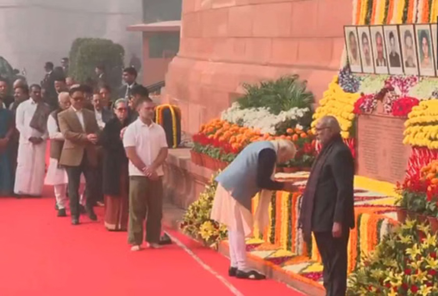 संसद हमले की 24वीं बरसी: पीएम मोदी-राहुल गांधी समेत कई नेताओं ने शहीदों को दी श्रद्धांजलि, बलिदान को किया याद