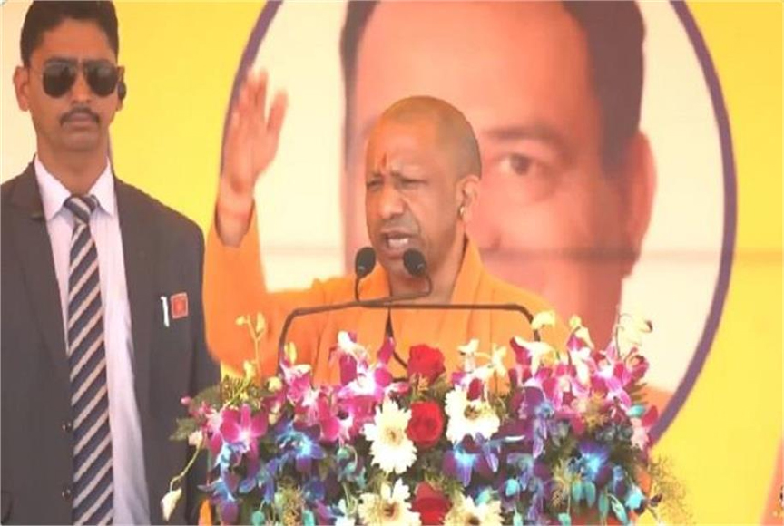 एक योगी, एक सन्यासी के लिए धर्म और राष्ट्र से बढ़कर कुछ नहीं हो सकता: शंकराचार्य विवाद पर जमकर बरसे सीएम योगी