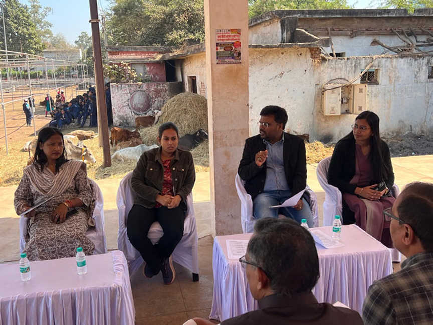 गणतंत्र दिवस समारोह के लिए बेमेतरा में तेज हुईं तैयारियां, कलेक्टर ने निरीक्षण किया