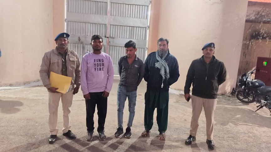 24 घंटे में अज्ञात चोरी का पर्दाफाश: कबाड़ की दुकान तक पहुंची जांच; मुंगेली पुलिस ने तीन आरोपी किए गिरफ्तार