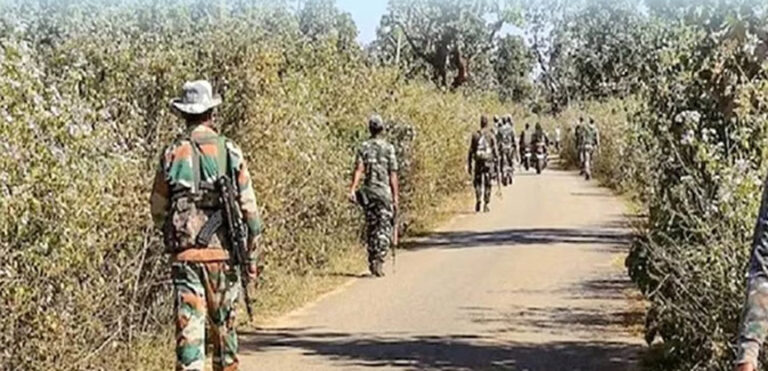 शीर्ष नक्सली देवजी के ‘आत्मसमर्पण’ की खबर, तेलंगाना पुलिस के सामने डाले हथियार!