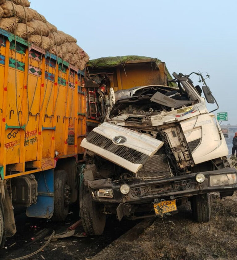 दो वाहनों में जोरदार भिड़ंत, एक चालक की मौत, दूसरे की हालत गंभीर, जांच में जुटी पुलिस