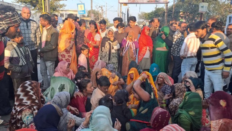 यूपी में मासूम की मौत पर बवाल: इस बात पर भड़की भीड़, की तोड़फोड़, पुलिस की गाड़ियां भी तोड़ीं; थाने पर पथराव