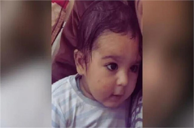 यूपी में मां ने बेटे को सीने से लगाकर लगाई आग, डेढ़ साल के मासूम की जलकर मौत, खौफनाक मंजर देख कांपा लोगों का कलेजा; चौंका देगी वजह