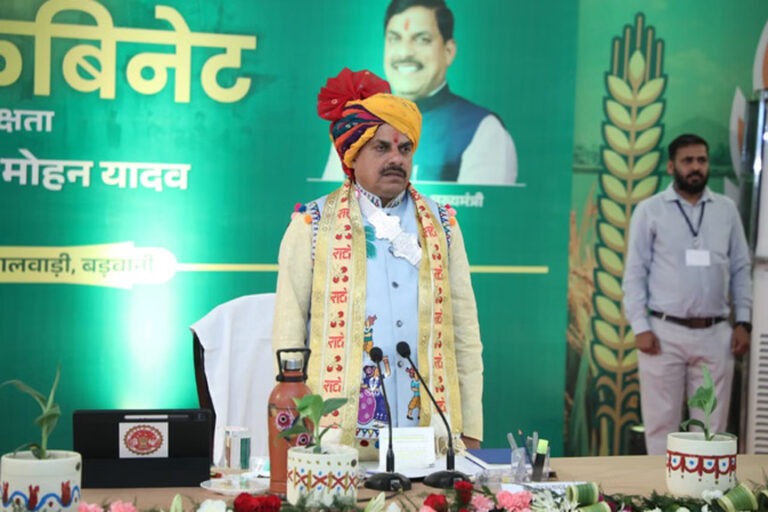 आदिवासी वोटरों को साधने में जुटी मोहन सरकार, निकाय चुनावों पर पैनी नजर