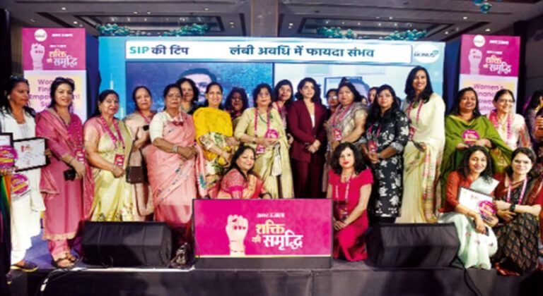 शक्ति की समृद्धि: आर्थिक आत्मनिर्भरता देगी नारी शक्ति को नई उड़ान, घर से बदलाव की शुरुआत