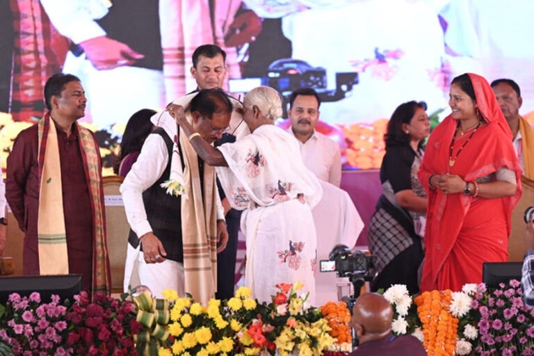 मुख्यमंत्री साय ने महतारी वंदन योजना की 25वीं किस्त की जारी, 641 करोड़ रुपये अंतरित