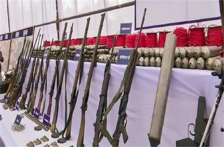 छत्तीसगढ़ में 108 नक्सलियों ने आत्मसमर्पण किया, नकदी और सोना जब्त