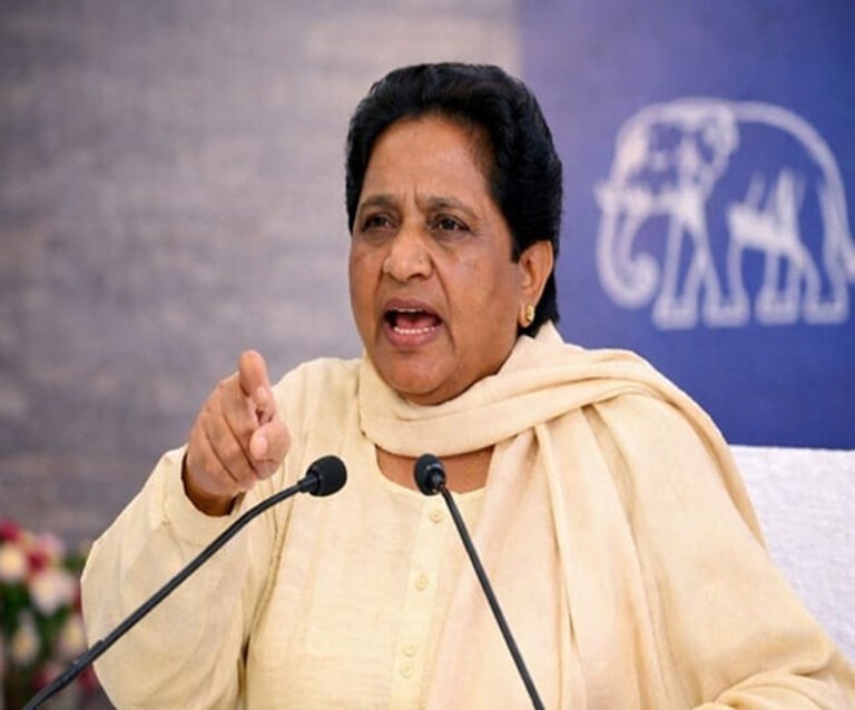 ‘महिला आरक्षण के मामले में गिरगिट की तरह रंग बदल रही कांग्रेस’, सपा पर भी बरसीं मायावती