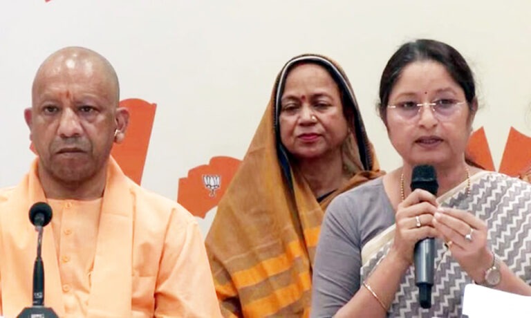 सीएम योगी बोले- नारी शक्ति वंदन अधिनियम के दिन विपक्ष का रवैया संसद में द्रौपदी के चीर हरण जैसा था