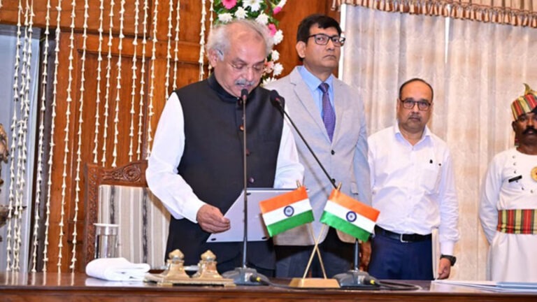 झारखंड के नए लोकायुक्त बने रिटायर जस्टिस अमिताव कुमार गुप्ता, राजभवन में ली शपथ
