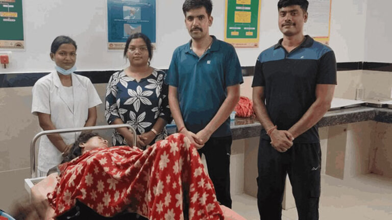 मानवता की मिसाल: गर्भवती महिला को नहीं मिली एंबुलेंस, जवानों ने पहुंचाया अस्पताल
