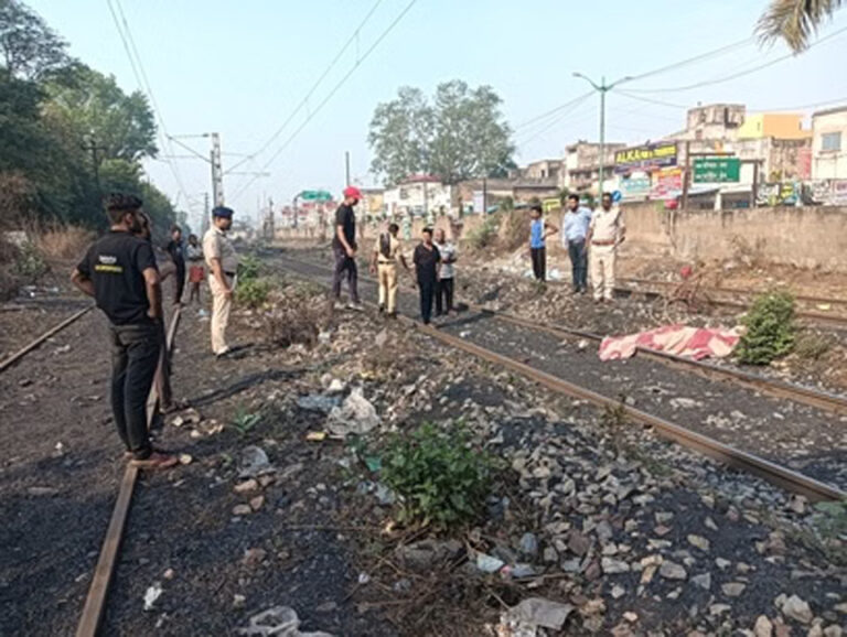 कोरबा में रेलवे ट्रैक पर मिली युवक की क्षत-विक्षत लाश, पुलिस जांच में जुटी