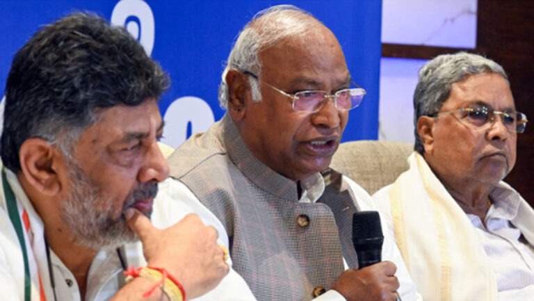 नेतृत्व परिवर्तन की चर्चा फिर तेज, खरगे ने सीएम सिद्धारमैया और शिवकुमार के साथ की बैठक