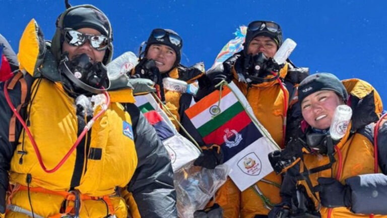 बीएसएफ की पहली महिला पर्वतारोही टीम ने माउंट एवरेस्ट फतह कर रचा इतिहास, गृह मंंत्री ने दी बधाई