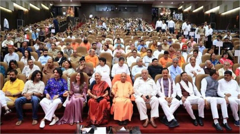 यूपी में कृष्णावतारम् टैक्स फ्री: सीएम योगी आदित्यनाथ ने मंत्रियों संग देखी फिल्म, बोले- हर जिले में होगी स्पेशल स्क्रीनिंग