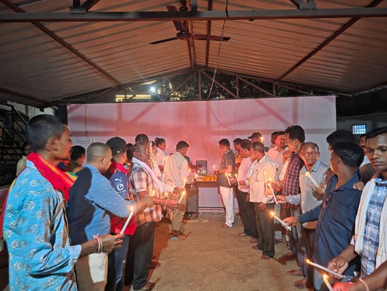 बीजापुर में शिक्षक की मौत का मामला गरमाया, एक माह बाद भी गिरफ्तारी न होने से लोगों में नाराजगी