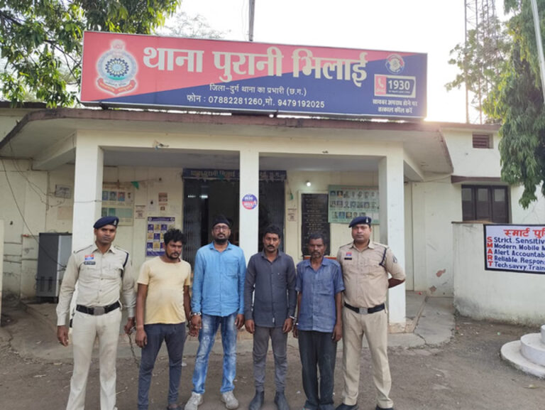 भिलाई स्टील प्लांट से 250 टन लोहा चोरी, राख के नीचे छिपाकर ले जा रहे, करोड़ों का माल
