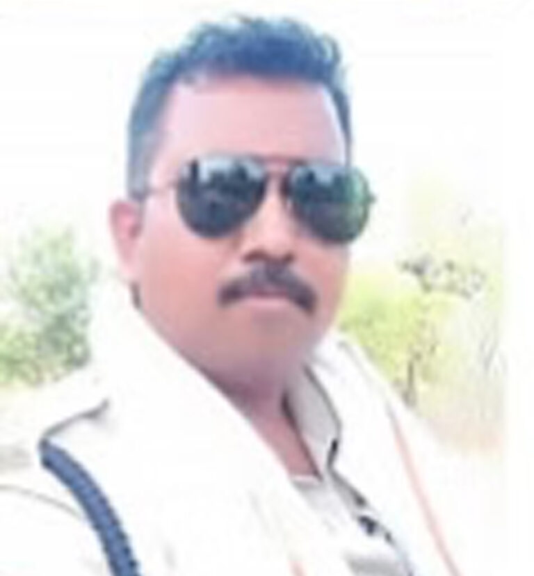धमतरी में ड्यूटी पर तैनात दो पुलिसकर्मियों को पिकअप ने कुचला, एक की मौत