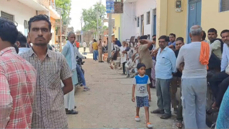 यूपी से मार्मिक खबर: बेटी का गमछे से गला कस रही थी मां, 10 साल के बेटे ने बनाया वीडियो; इसलिए मासूम को मारा