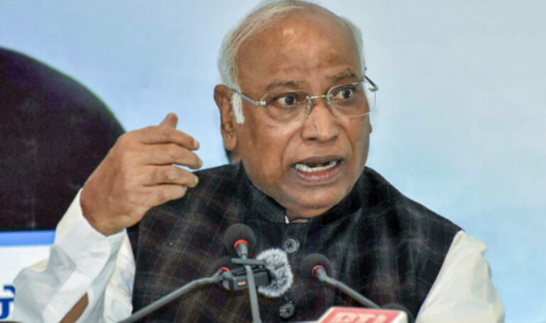 ‘आजादी के बाद से श्रमिकों के अधिकारों को सबसे बड़ा झटका’, नए श्रम कानूनों पर कांग्रेस का बयान