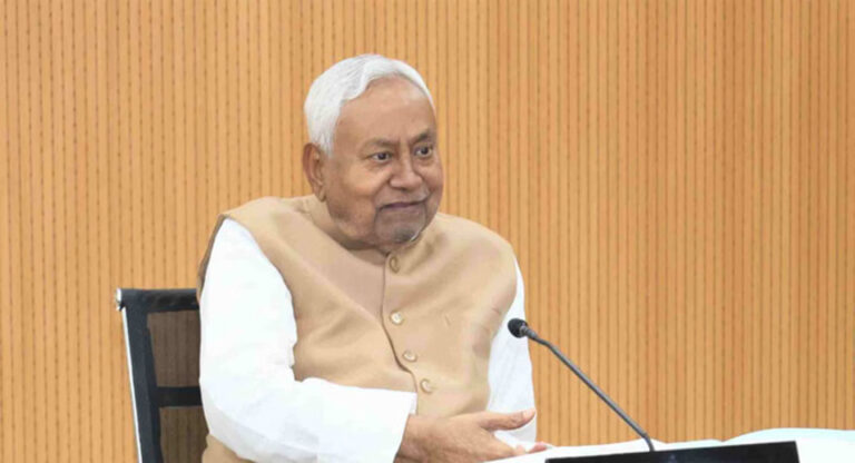 मंत्रिमंडल विस्तार के बाद नीतीश कुमार का एक्शन प्लान, स्वास्थ्य विभाग और संगठन को लेकर की अहम बैठक