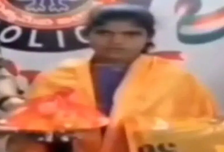 महिला नक्सली ने जगदलपुर में किया सरेंडर