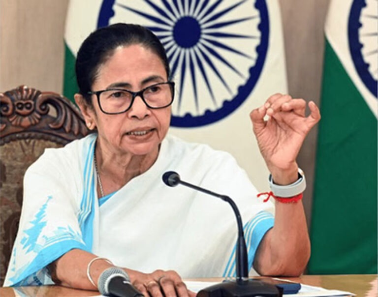 बंगाल में तेज हुई सियासत: ममता बनर्जी ने बुलाई नवनिर्वाचित TMC विधायकों की बैठक, विपक्षी रणनीति पर होगी चर्चा