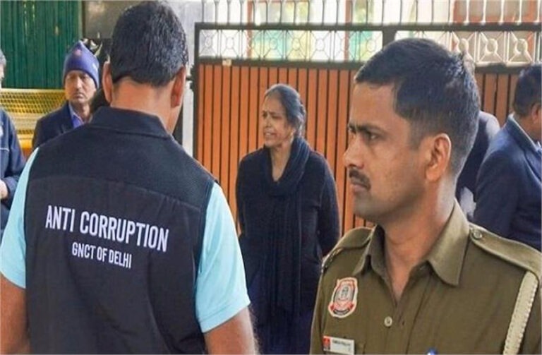 दिल्ली सरकार की एसीबी ने करोड़ों रुपये के खरीद घोटाले में पूर्व DGHS को किया गिरफ्तार
