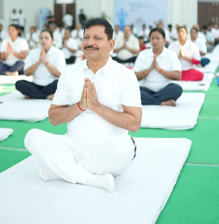 योग स्वस्थ, संतुलित एवं सक्रिय जीवन का आधार है : हरीश दुहन
