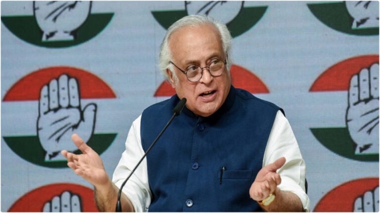 सीबीएसई की तीन भाषा की नीति पर बवाल, जयराम रमेश बोले- शिक्षा मंत्रालय चला रहा राजनीतिक एजेंडा
