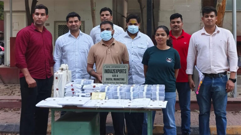 निर्यातकों से धोखाधड़ी करने वाले फर्जी कॉल सेंटर का भंडाफोड़, 18 लोग गिरफ्तार; 20 फोन, 35 सिम बरामद