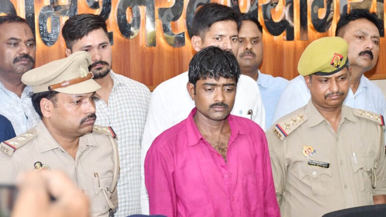 यूपी में चार हत्या की कहानी: दोस्त संग मिलकर मां-बाप और बहन को मारा, जेवर के बंटवारे में आरोपी बेटे का भी कत्ल