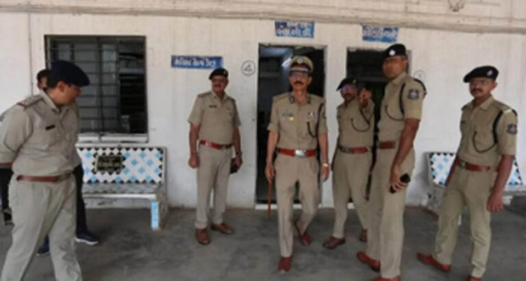 घुसपैठियों पर बड़ी कार्रवाई: अहमदाबाद पुलिस ने 100 से अधिक बांग्लादेशी पकड़े, 160 संदिग्धों से पूछताछ जारी