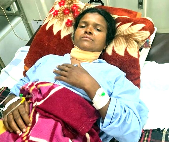 परेशान युवक ने खुद का काटा गला