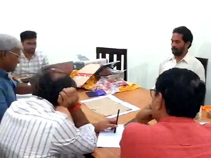 सिविल सर्जन 1 लाख रिश्वत लेते गिरफ्तार