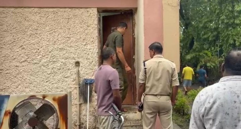 कोरबा एलआईसी ऑफिस में सुरक्षाकर्मी का शव फंदे से लटका मिला, जांच में जुटी पुलिस