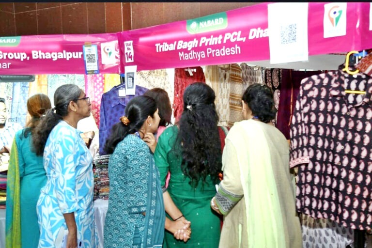 मुंबई में दिखी देश की 15 बेमिसाल बुनाई परंपराएं