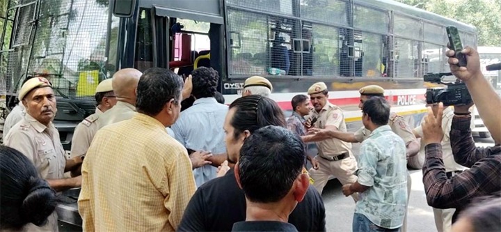 जंतर-मंतर पर नो एट्री: आरक्षण हटाने के लिए जुटे प्रदर्शनकारी