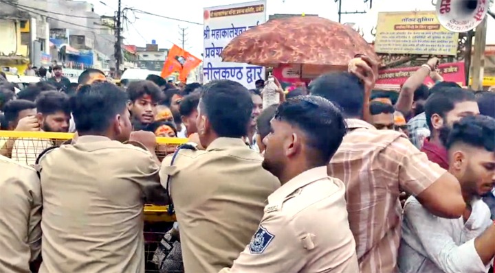 महाकाल परिसर स्थित नागचंद्रेश्वर मंदिर में भगदड़ से छह घायल
