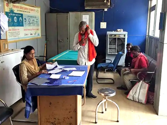 सरगुजा में कार-बाइक में टक्कर, नाबालिग की मौत