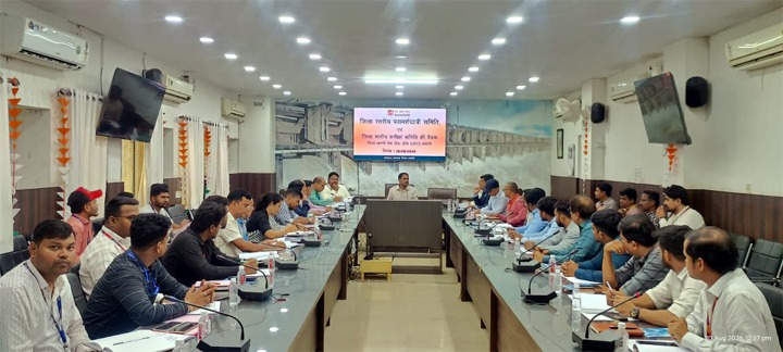 जिले में बैंकिंग योजनाओं के लक्ष्यों की शत-प्रतिशत पूर्ति सुनिश्चित करें : कलेक्टर अबिनाश मिश्रा