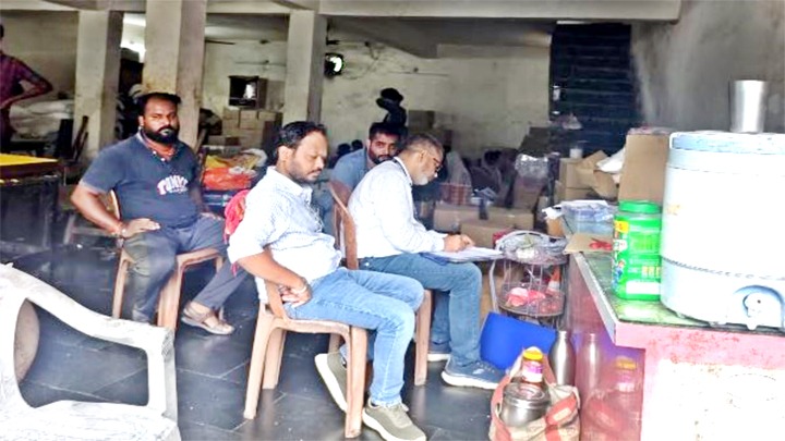 रक्षाबंधन से पहले खाद्य विभाग की कार्रवाई