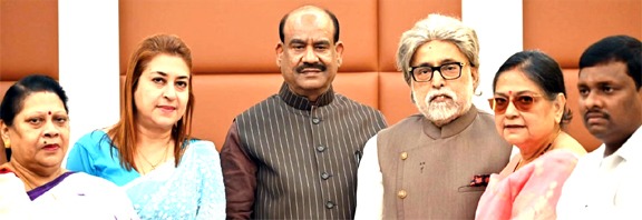 टीएमसी के 20 बागी सांसदों की बढ़ी मुश्किलें