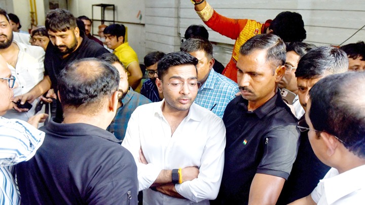 अभिषेक बनर्जी की बढ़ीं मुश्किलें