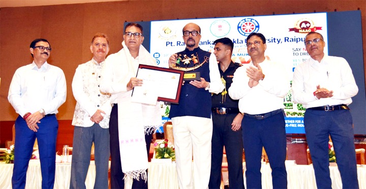 नशे से दूर रहकर युवा अपनी ऊर्जा राष्ट्र निर्माण में लगाएं – राज्यपाल श्री डेका