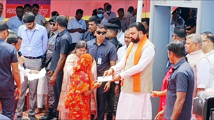 वैशाली-सारण में बाढ़ का जायजा लेने पहुंचे सम्राट चौधरी