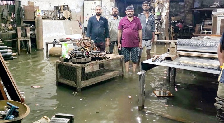 बारिश में उद्योग-बाजारों को 500 करोड़ की चोट